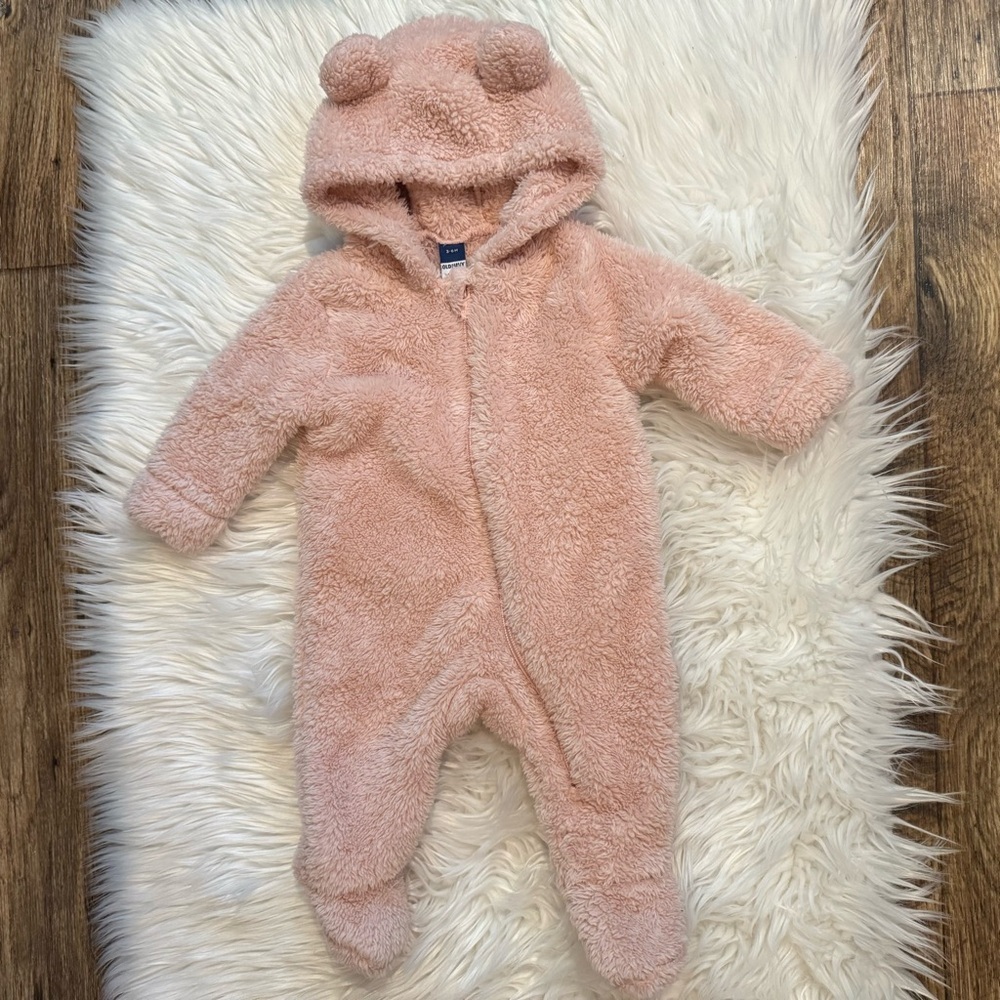 Old Navy Baby Girl 3-6M Pink Sherpa Snowsuit Bunting Hood‎ Ears EUC
